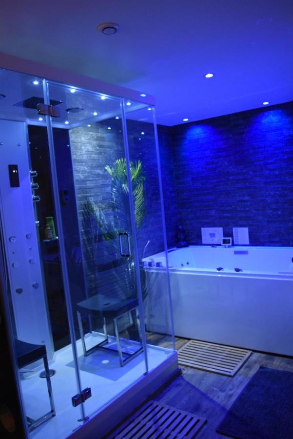 Spa Privatif Love Room, Le Hammam Et Bulles, Chez Nuits Chartraines Σαρτρ Εξωτερικό φωτογραφία