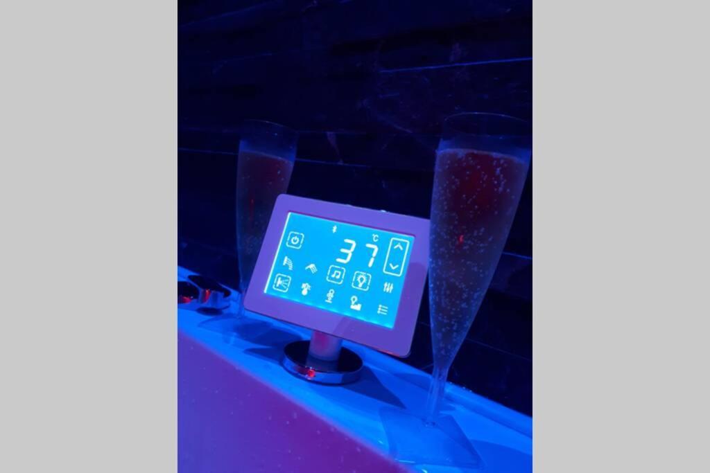 Spa Privatif Love Room, Le Hammam Et Bulles, Chez Nuits Chartraines Σαρτρ Εξωτερικό φωτογραφία