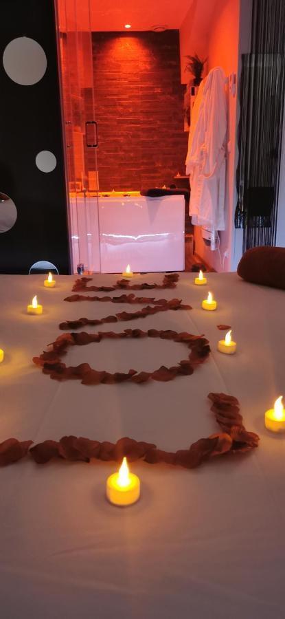 Spa Privatif Love Room, Le Hammam Et Bulles, Chez Nuits Chartraines Σαρτρ Εξωτερικό φωτογραφία