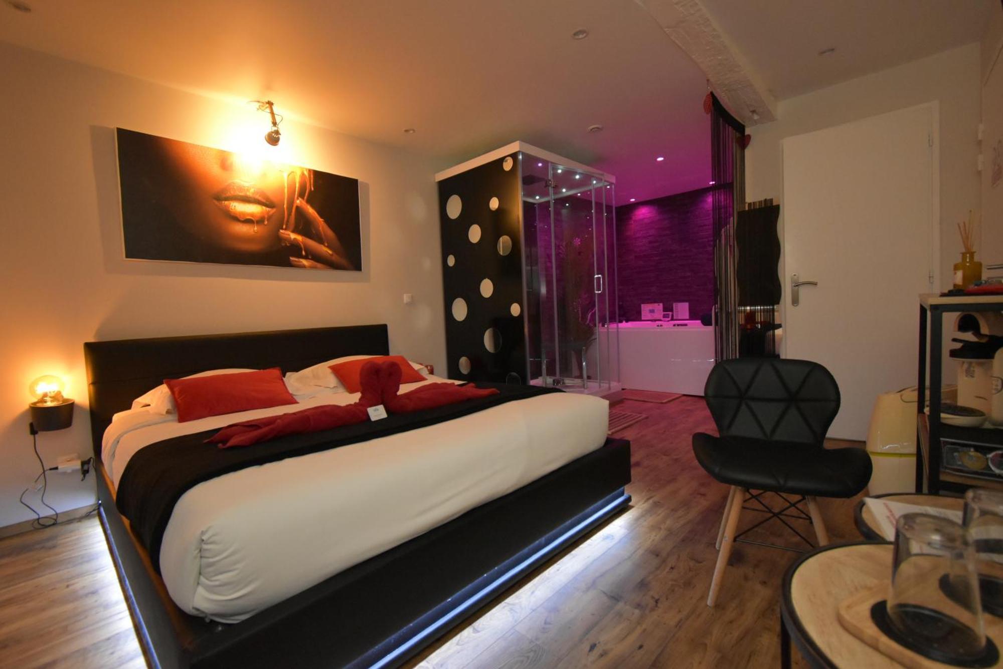 Spa Privatif Love Room, Le Hammam Et Bulles, Chez Nuits Chartraines Σαρτρ Εξωτερικό φωτογραφία